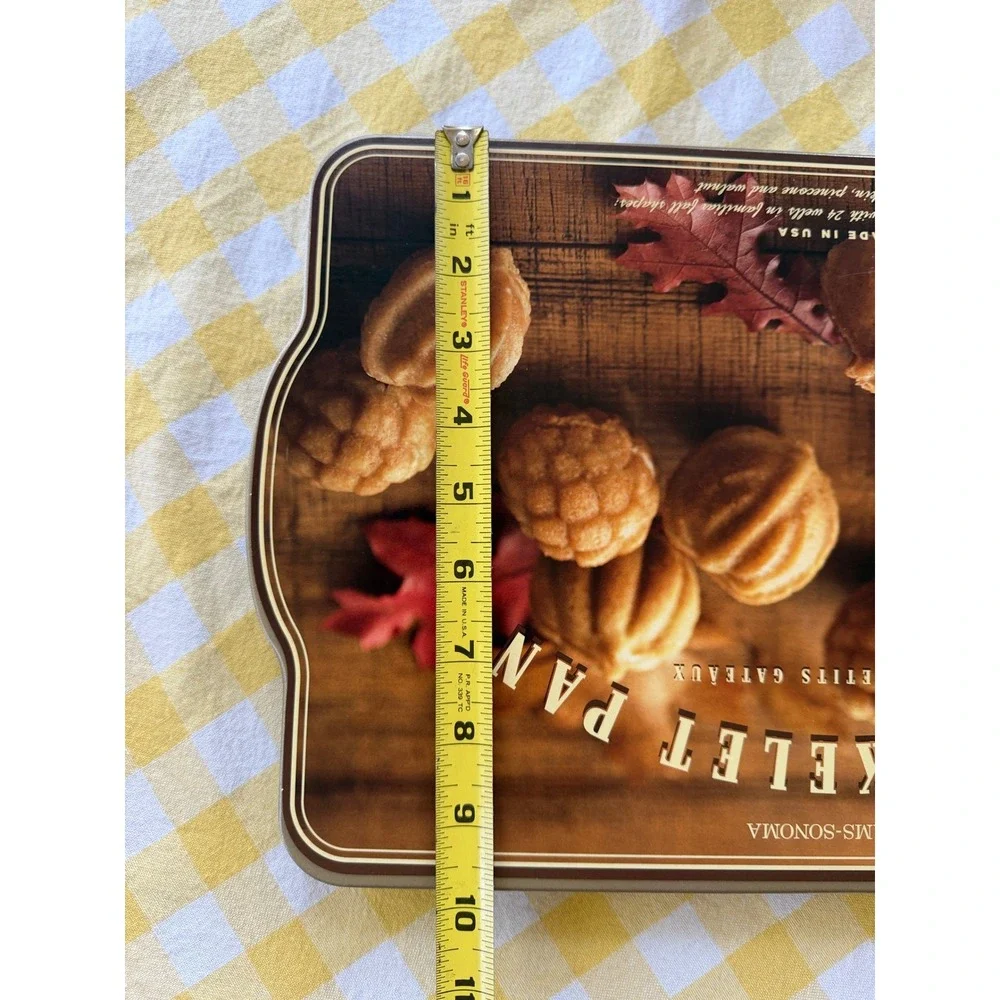 Williams Sonoma Nordic Ware Fall Cakelet Pan Gold 24 Well